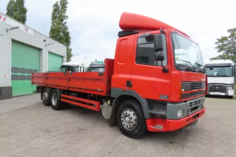 DAF CF 85.430 40564 KM ONLY, Manual. 3 axels. Daf Engine !!