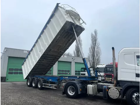 Benalu 48 m3, 5660 kg, 3 axels